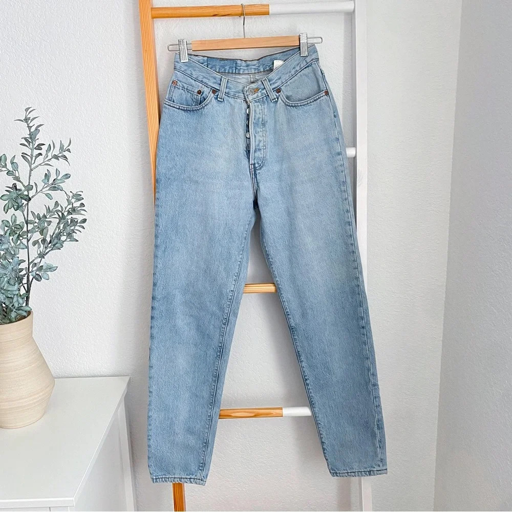 Levi’s Vintage 13501-0197 Mom Jeans Made In  USA Light Blue wash Button Fly 9 S